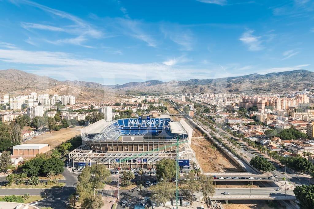 22nd Floor Modern Urban Sky With Parking & Gym By Rems Apartment Málaga