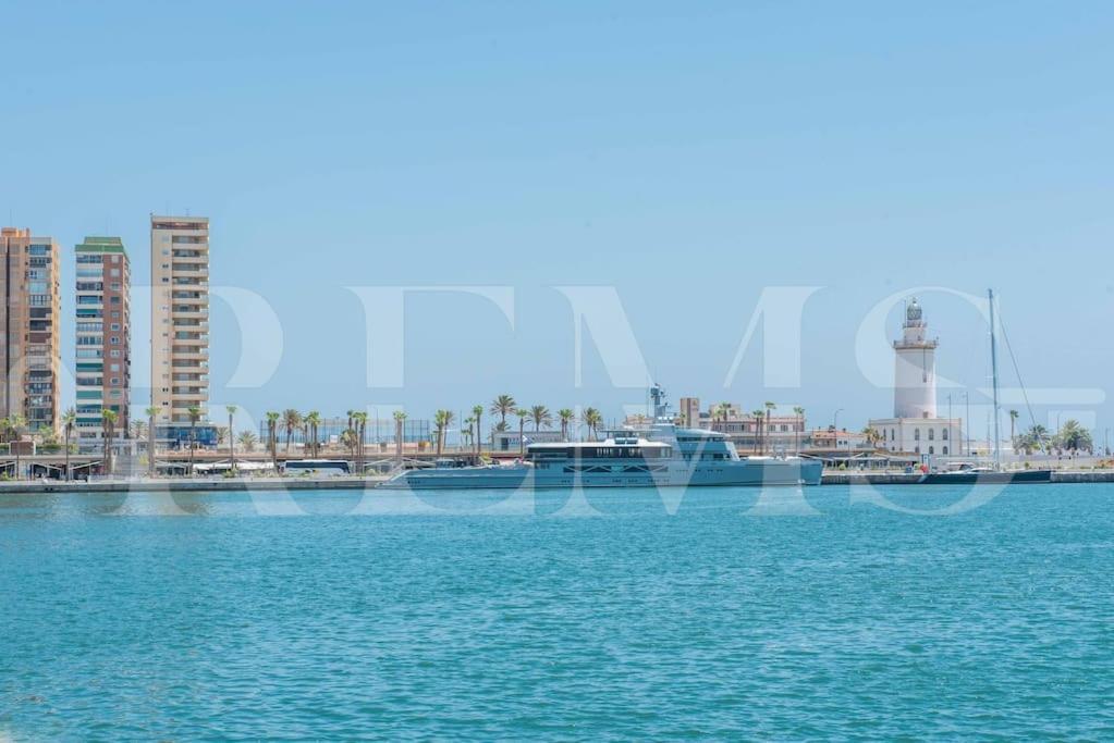 22nd Floor Modern Urban Sky With Parking & Gym By Rems * Málaga