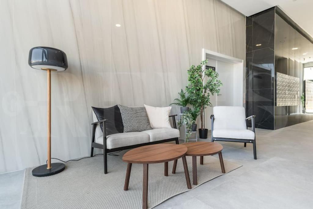 Apartment 22nd Floor Modern Urban Sky With Parking & Gym By Rems Málaga