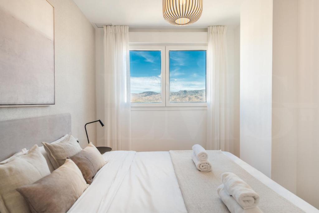 Apartment 22nd Floor Modern Urban Sky With Parking & Gym By Rems Málaga